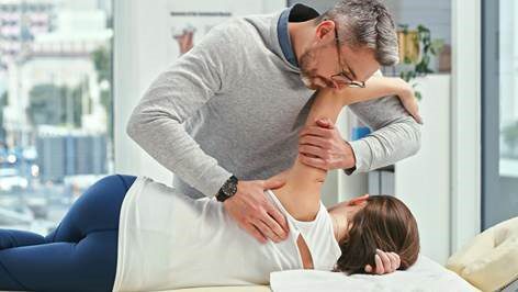 Chiropractor in Aurora